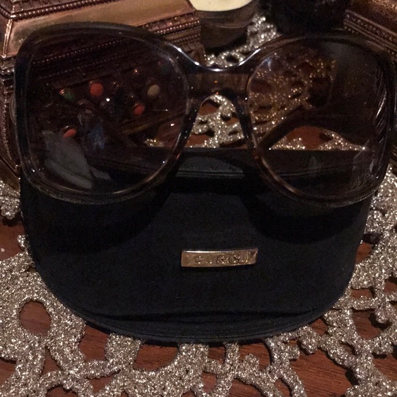 AUTHENTIC 🔥 GUCCI oversized sunglasses. - Picture 5 of 6